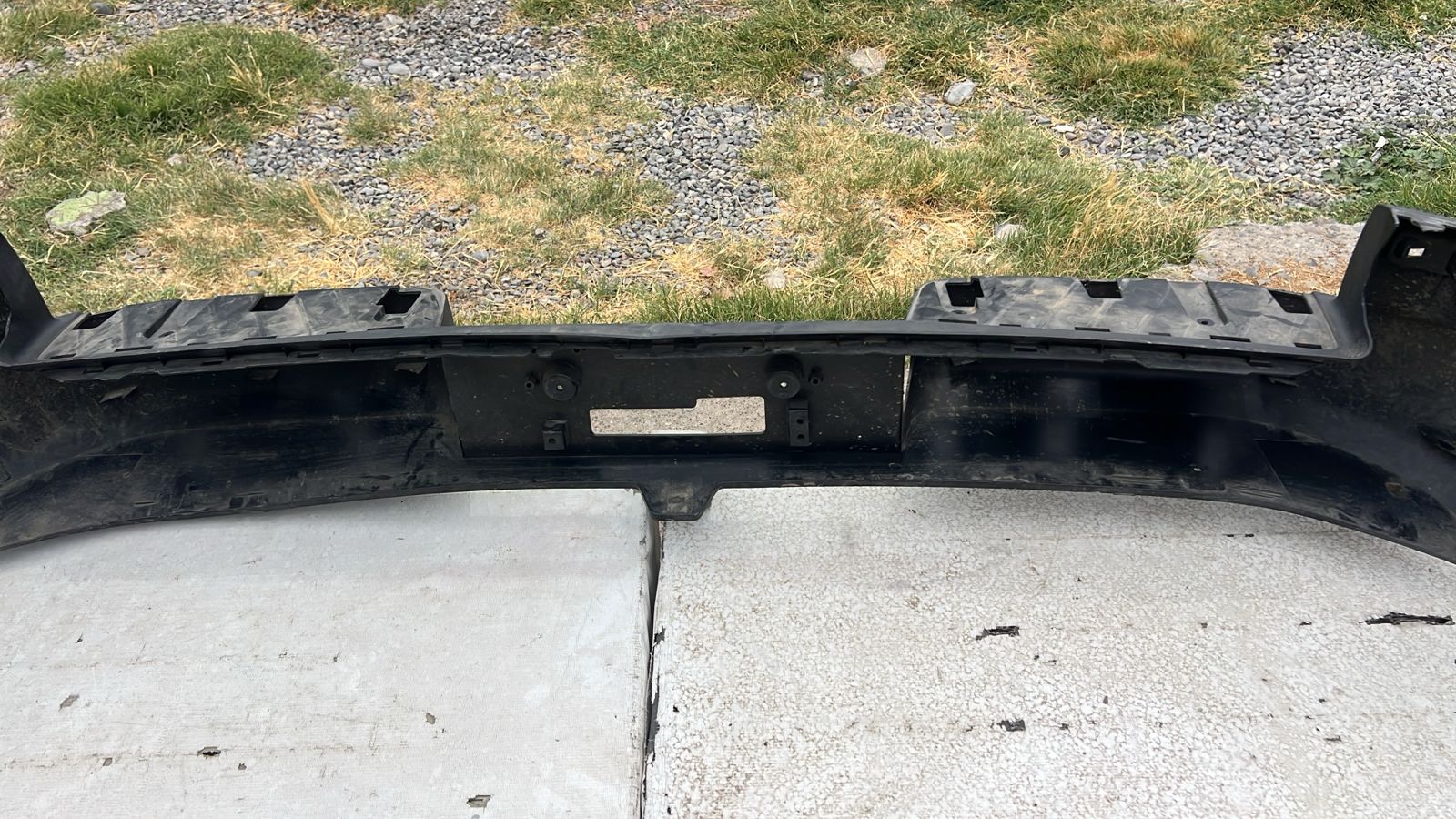 PARACHOQUE TRASERO CHEVROLET MONTANA (23-25) - Imagen 7