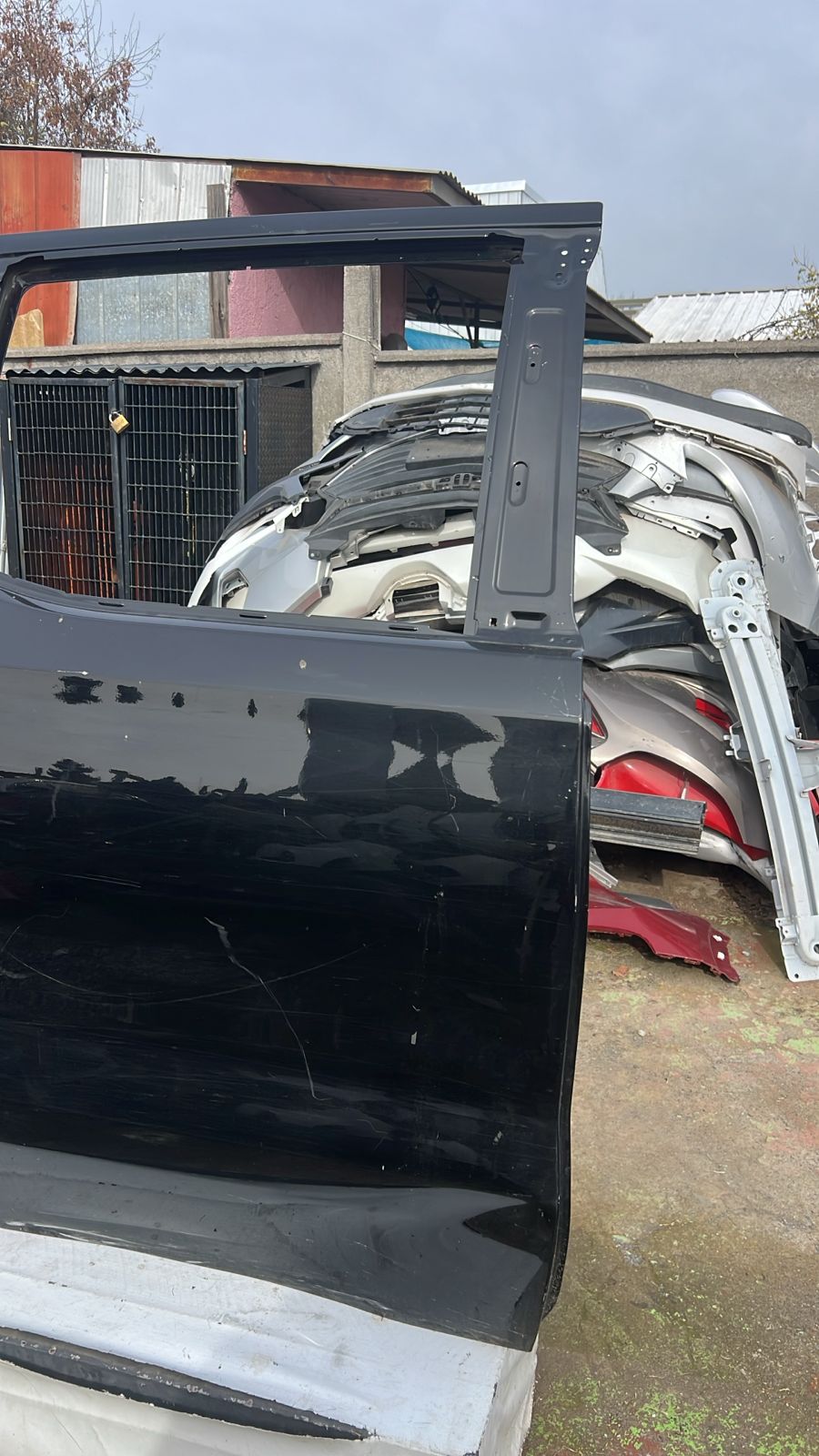 PUERTA TRASERA DERECHA CHEVROLET SILVERADO (20-25) - Imagen 3