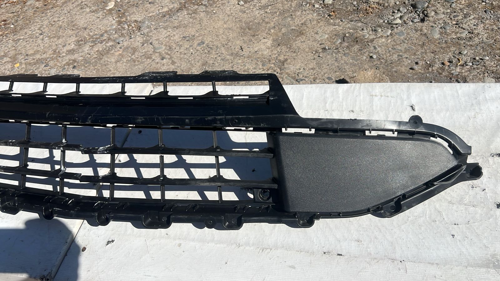 REJILLA PARACHOQUE DELANTERO CHEVROLET TRAVERSE (18-22) - Imagen 3