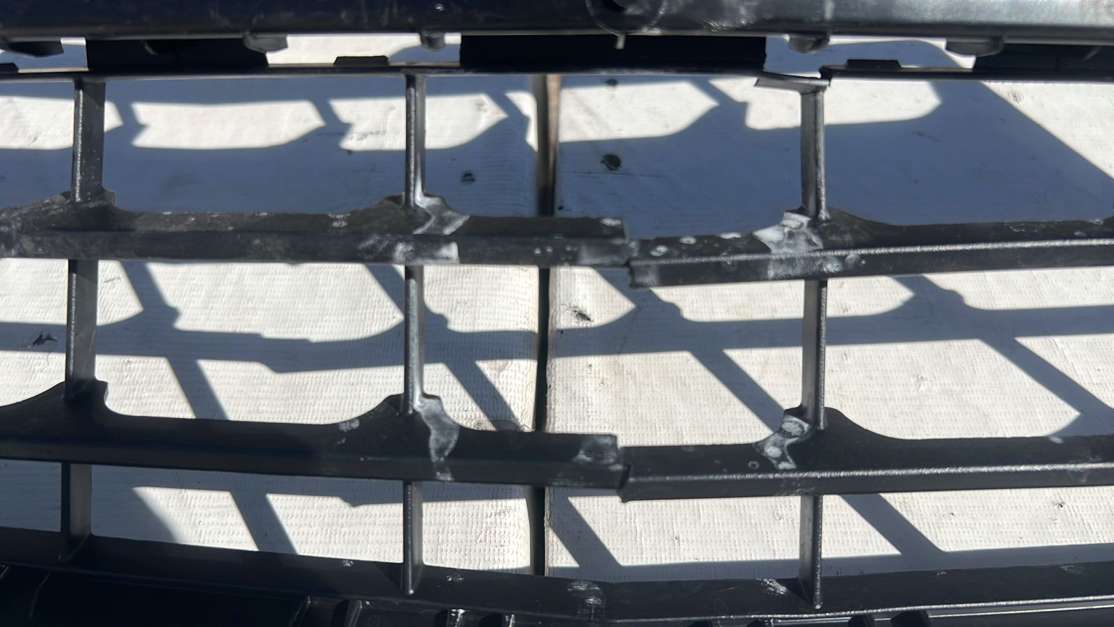 REJILLA PARACHOQUE DELANTERO CHEVROLET TRAVERSE (18-22) - Imagen 4