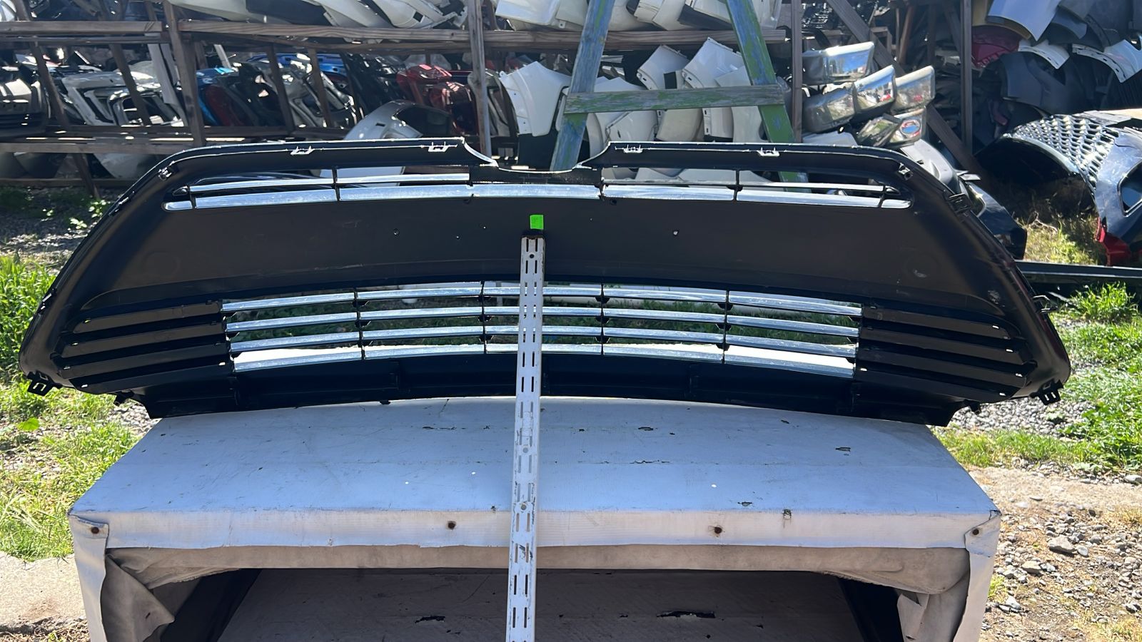 REJILLA PARACHOQUE DELANTERO TOYOTA COROLLA (16-18) - Imagen 5