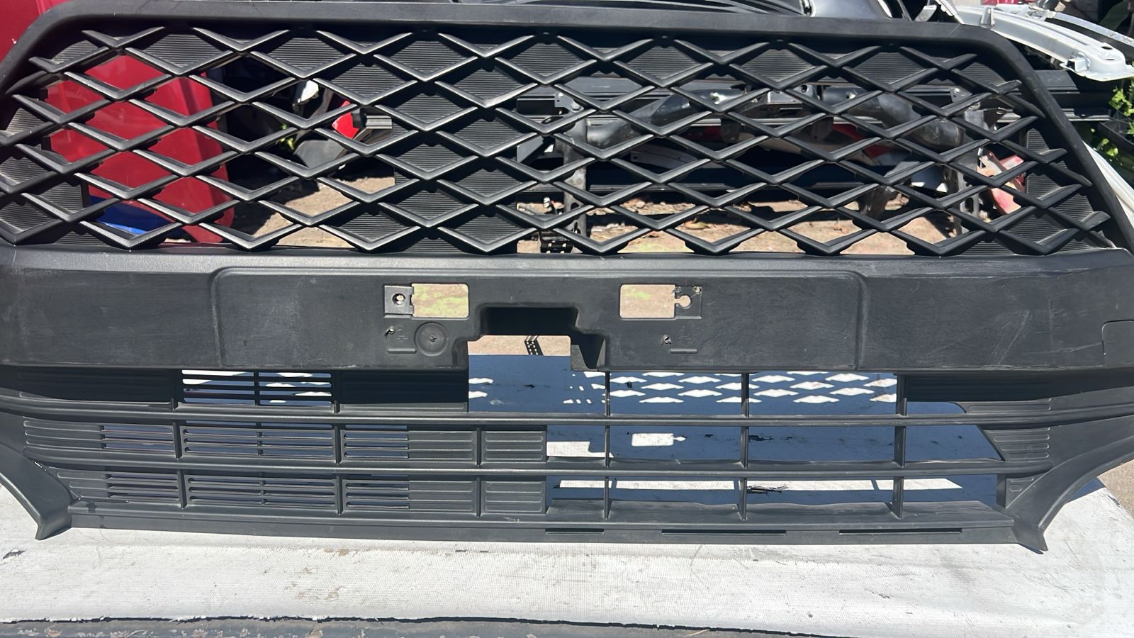 REJILLA PARACHOQUE DELANTERO TOYOTA RAIZE (22-24) - Imagen 3
