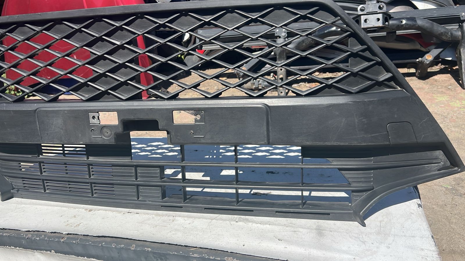 REJILLA PARACHOQUE DELANTERO TOYOTA RAIZE (22-24) - Imagen 4