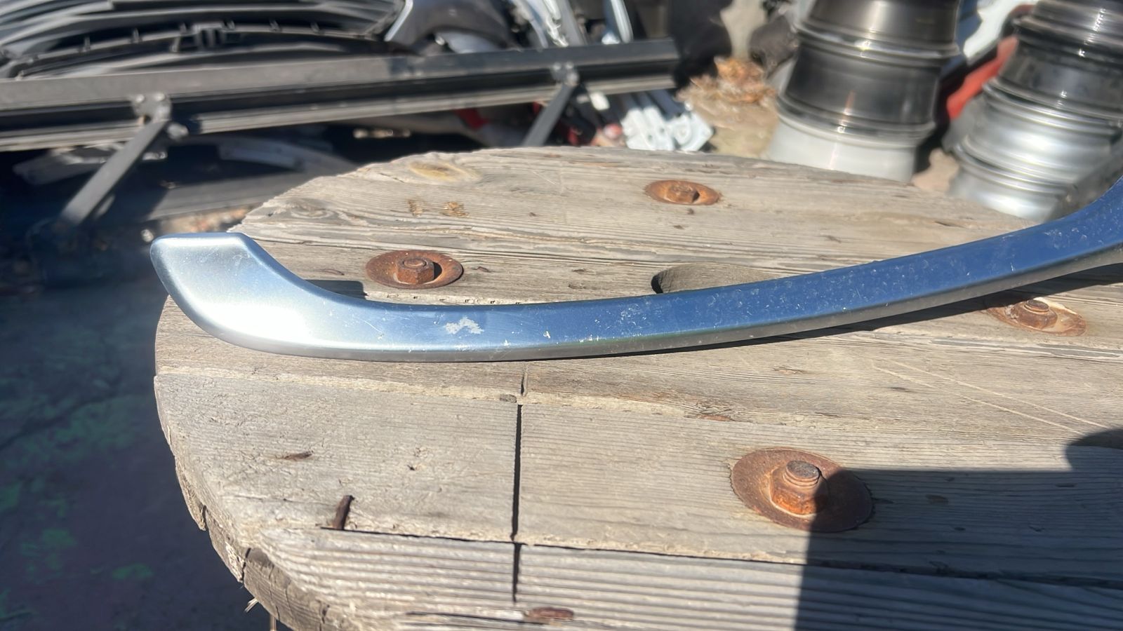 MOLDURA DERECHA MASCARA CHEVROLET GROOVE (21-23) - Imagen 2