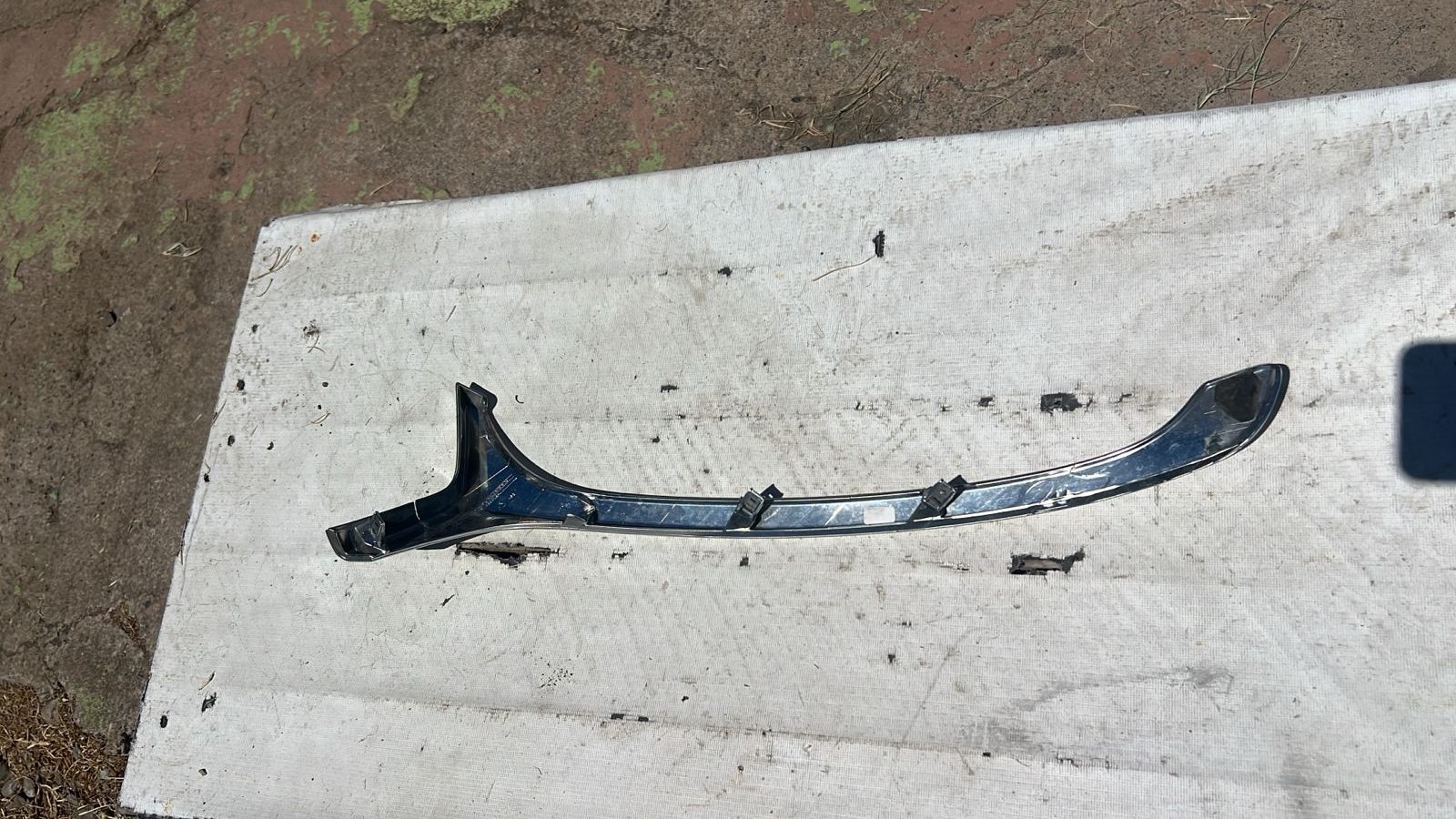 MOLDURA DERECHA MASCARA CHEVROLET GROOVE (21-23) - Imagen 6