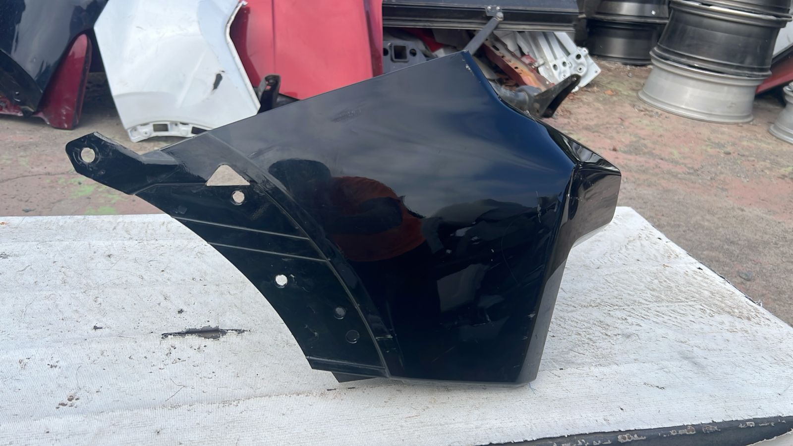 Moldura Derecha Parachoque Delantero Chevrolet Silverado (23-26) - Imagen 2