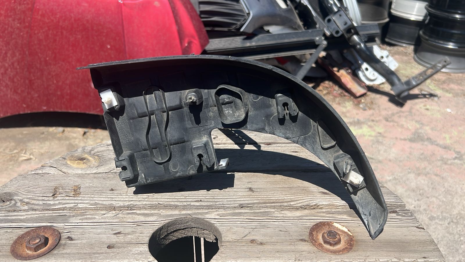 Moldura Derecha Parachoque Trasero Chevrolet Colorado (18-26) - Imagen 5