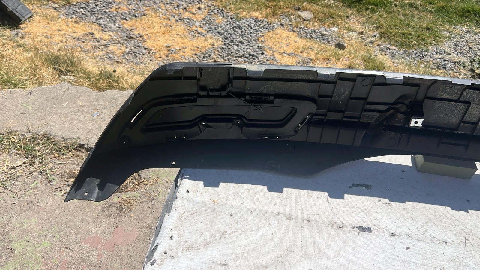 Moldura Parachoque Trasero Chevrolet Sail (23-26) - Imagen 6