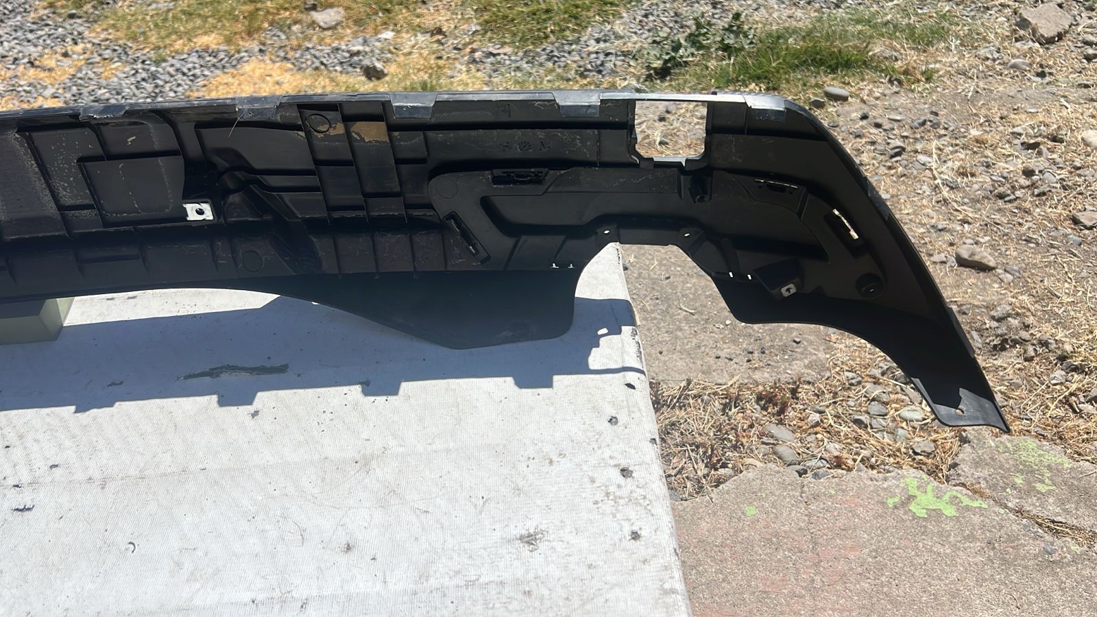 Moldura Parachoque Trasero Chevrolet Sail (23-26) - Imagen 8