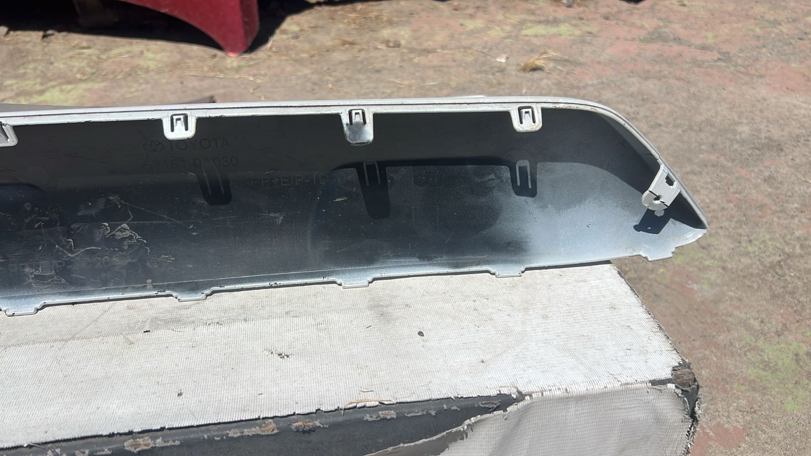 Moldura Parachoque Trasero Toyota Corolla Cross (22-25) - Imagen 8